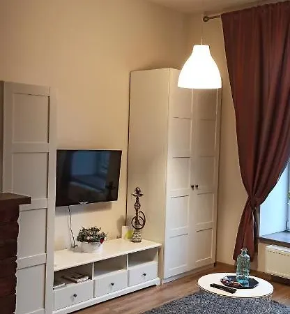 아파트 Flat In A Historical Xix C. Building. *